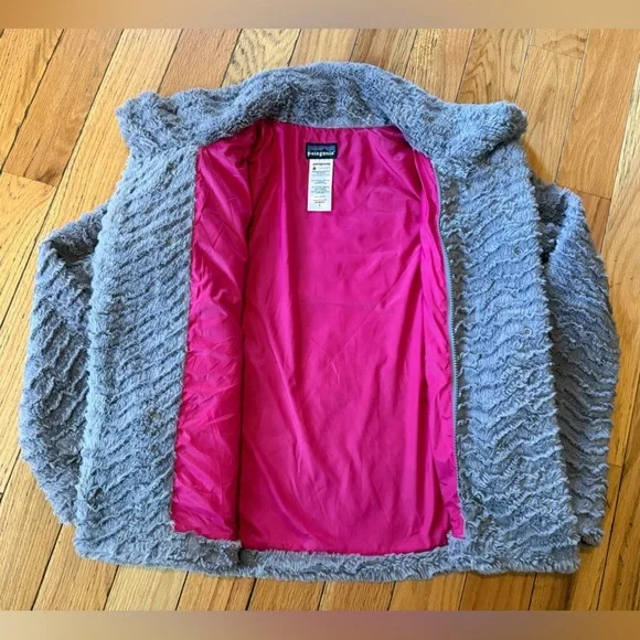 Patagonia Pelage Faux Fur Jacket Women’s Size Small Gray/Pink Full Zip/Snap - Picture 8 of 12
